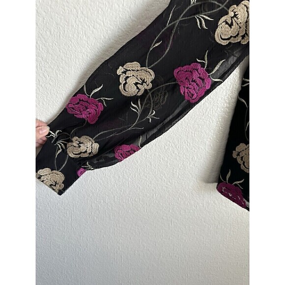 Cupcakes and Cashmere Blouse Womens Size Medium Sheer Floral Button Back Top - Picture 5 of 7